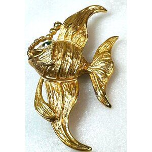 VTG Krementz Gold Overlay Angel Fish Green Gem eye maker signed twice 1.75" X 1"
